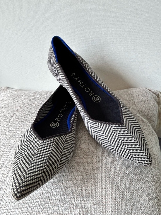 Rothy's Shoes - Rothy's Pointed-Toe Flats in Black & White Chevron
